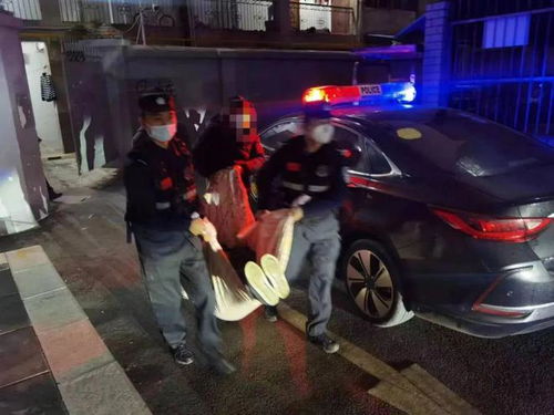 女子遭遇毒蛇袭击，口吐鲜血紧急送医